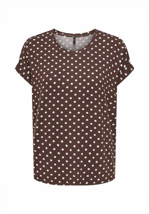 Brun kortærmet skjorte med hvide polkaprikker og rund halsudskæring, vist på hvid baggrund.