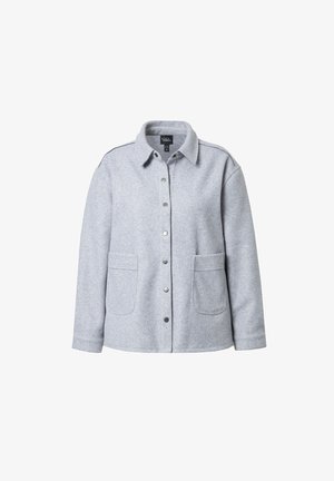 Hellgraue Wolljacke mit Kragen, Knopfverschluss und zwei Fronttaschen. Hat breite Schultern und eine weiche Textur.