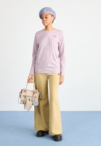 The North Face NATURAL DYE TEE - Hosszú ujjú felső - purple chalk