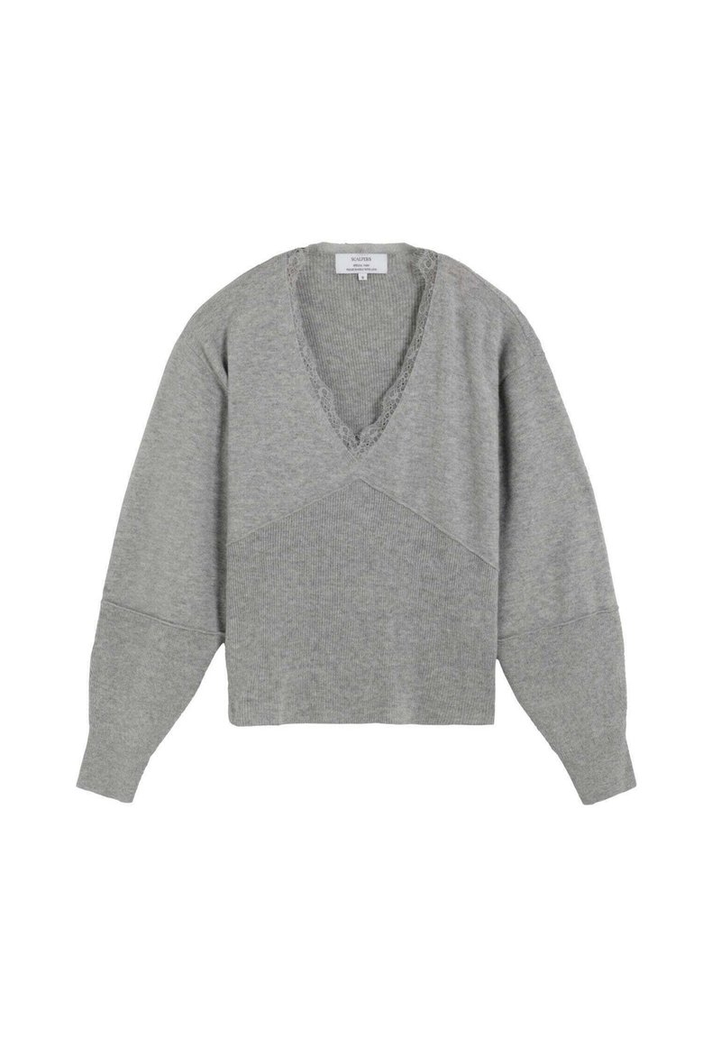 Jersey gris con escote en V, textura acanalada y mangas largas. Presenta un ribete de encaje alrededor del cuello y un ajuste relajado y corto.