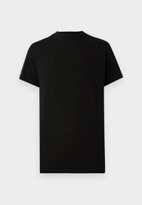 Čierne tričko s krátkym rukávom a výstrihom do kruhu s vystúpeným logom "KARL LAGERFELD" umiestneným na hrudi.
