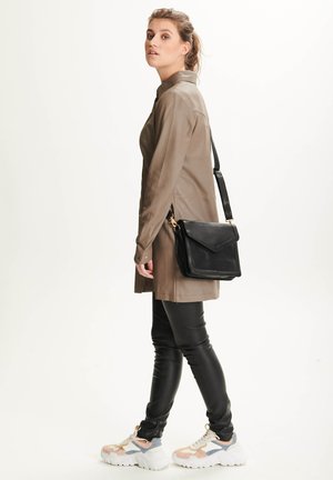 ANEMONE - Schoudertas - black