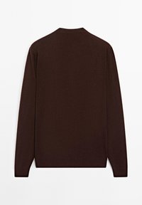 Unselected, bordeaux