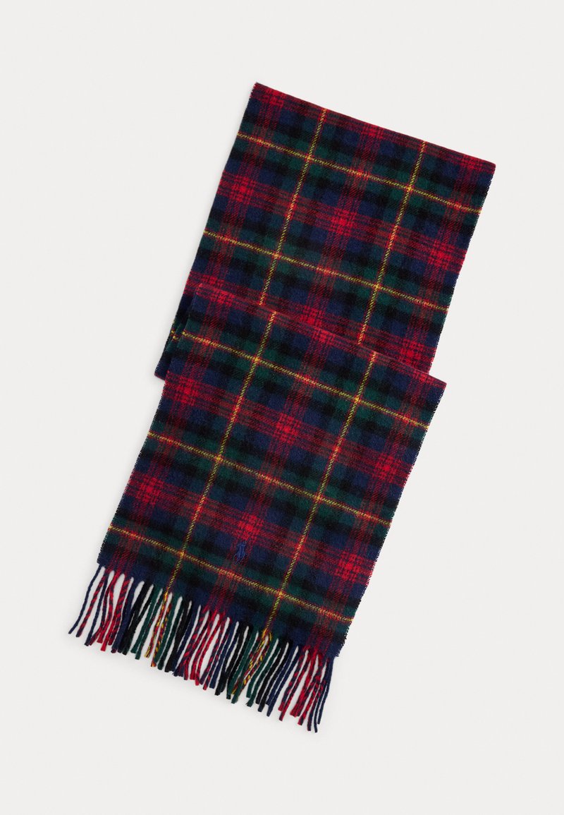 Écharpe en tartan rouge, vert et bleu, fabriquée en tissu doux avec des bords frangés. Forme rectangulaire, présentant des lignes et des carreaux régulièrement espacés.