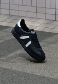 JFWMAMBO - Sportbačiai - anthracite
