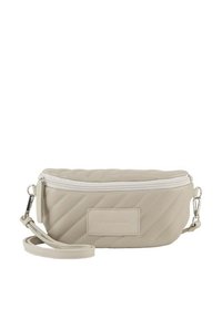 Borsa a tracolla beige trapuntata con chiusura con zip, fascia regolabile e superficie testurizzata. Presenta un'etichetta con logo sul davanti.
