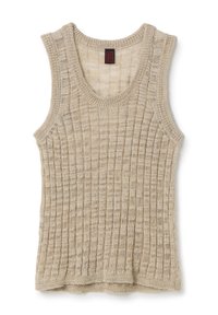 Top de punto sin mangas color beige con textura de canalé vertical, escote redondeado y un ajuste ligeramente holgado. Etiqueta visible en el interior del escote.