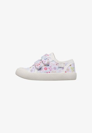 Chaussure basse en toile pour enfant avec un motif floral clair, deux sangles réglables et une semelle en caoutchouc blanche.