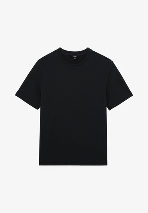 Sort T-shirt lavet af tekstureret stof med korte ærmer og rund halsudskæring. Simpelt design uden synlige mønstre eller detaljer.