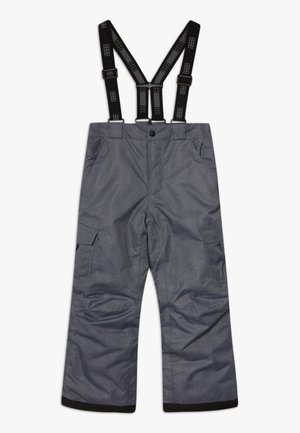 Szare spodnie narciarskie z regulowanymi czarnymi szelkami, bocznymi kieszeniami, wzmocnionym dolnym brzegiem i fakturowaną powierzchnią. Odpowiednie do aktywności w zimnej pogodzie.