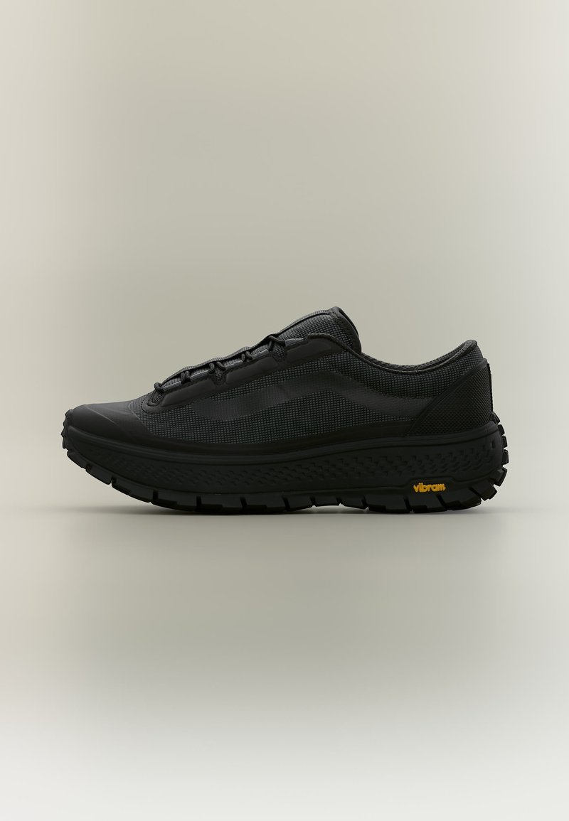 Vans OLD SKOOL TRAIL black