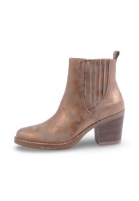 Bottine en bronze avec un bout arrondi, en cuir texturé, languette à l'arrière pour un enfilage facile et accents de coutures verticales. Talon bloc moyen.