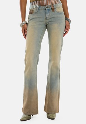 Jaded London, DIP DYE BOOTCUT JEANS - Дънки с разкроени крачоли - light blue
