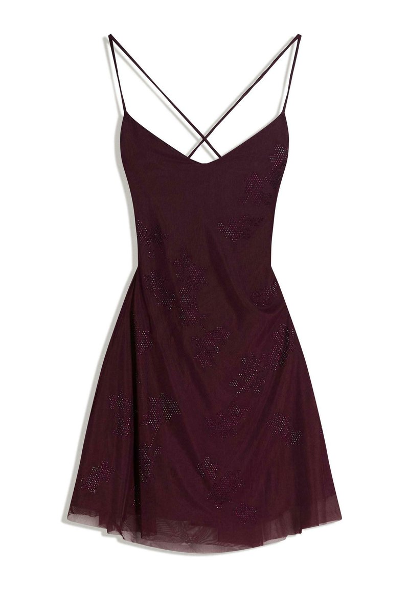 Bordó ruha V-nyakkal, állítható spagettipántokkal és virágmintákkal, melyeket gyöngyökkel díszítettek, bővülő aljjal.
