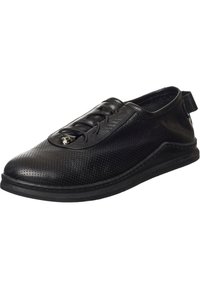 Schwarzer perforierter Lederschuh mit einer glatten, runden Spitze und einer kontrastierenden schwarzen Gummisohle. Verfügt über eine Schnürung und eine Zuglasche an der Rückseite.