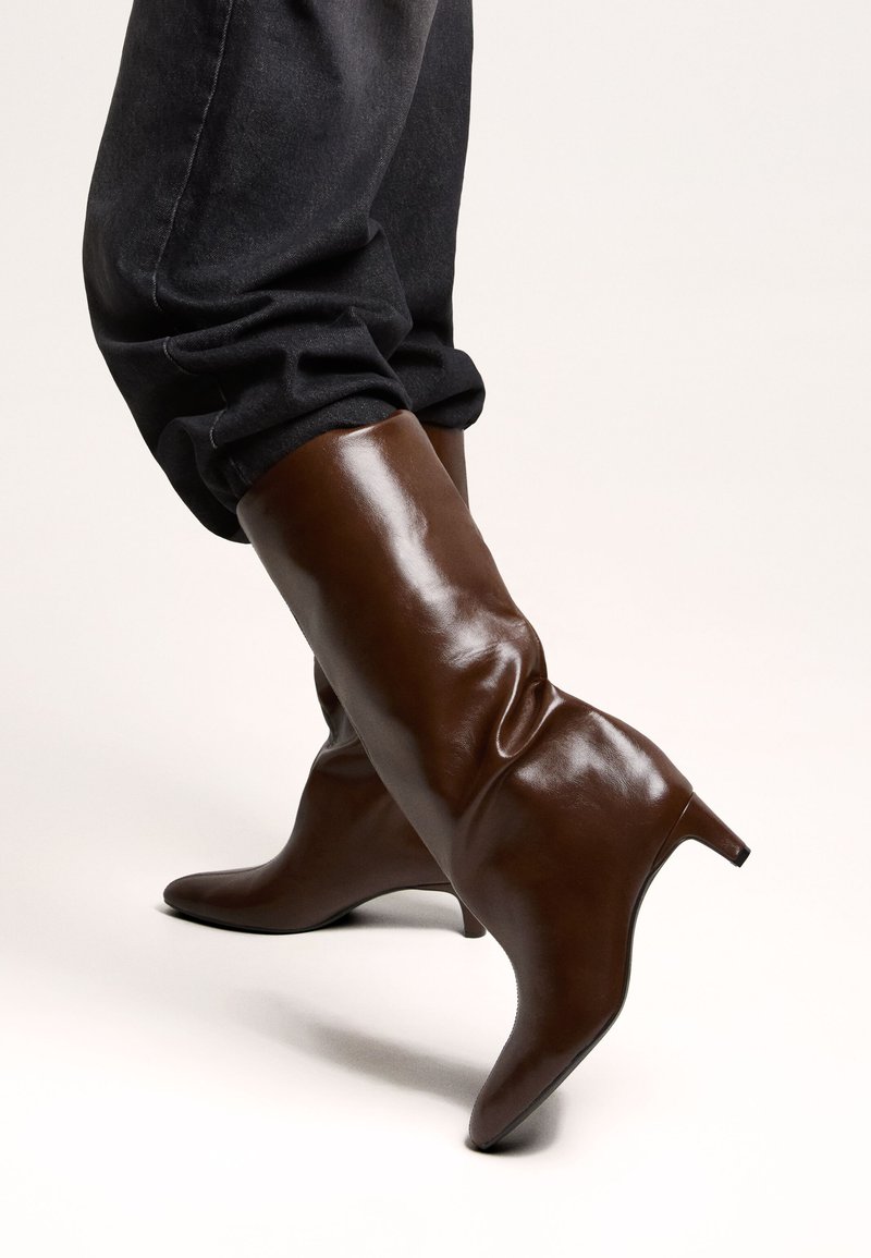 Bershka Boots - brown