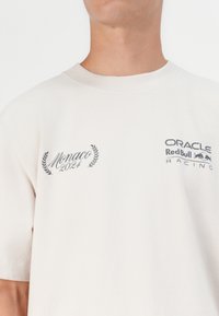 Thumbnail Image 7