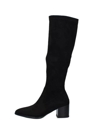 Stivale alto in suede nero con punta quadrata e tacco a blocco, caratterizzato da un design elegante e una superficie liscia. Nessun hardware o dettaglio visibile.