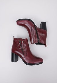 Sandra Fontán Botines - burgundy