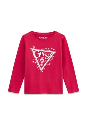 Maglietta rossa a maniche lunghe con logo triangolare bianco Guess, testo e piccoli disegni di cuore e stella sul davanti.
