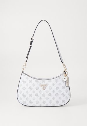 Valkoinen olkalaukku, jossa on hopeinen logo-kuvio ja kultaiset yksityiskohdat. Sileä materiaali, kaareva muoto ja säädettävä hihna.