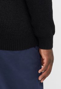 Jack & Jones JJJONES CREW NECK - Pullover - black