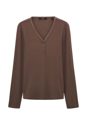 Langärmliges braunes Rippenhemd mit V-Ausschnitt, ausgestattet mit einer Fünf-Knopf-Leiste und flachen Nähten für einen glatten Abschluss.
