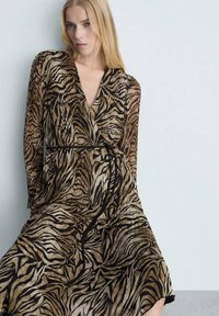 Mango Velika haljina - brown