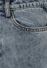Thumbnail Image 8