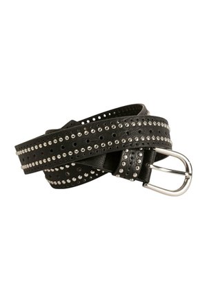 Ceinture en cuir noir avec des clous et des trous en argent, dotée d'une boucle en métal argenté, enroulée sur un fond blanc.