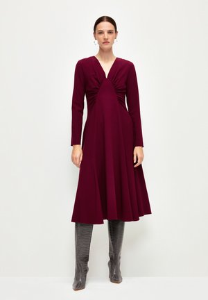 V-NECK - Day dress - damson
