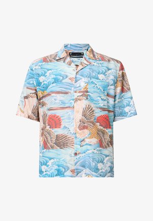 Kortärmad skjorta med ett blått, vågmönstrat tyg som har färgglada fåglar och snäckor. Inkluderar en bröstficka och knappstängning.