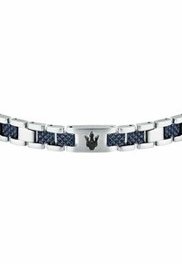 Armbandet i silverfärg med vävda blå accenter, med en central svart emblem. Blanka metallkedjor med en texturerad design.