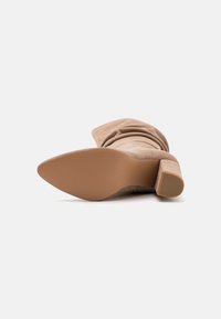 Anna Field Botas de tacón - beige