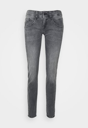 GILA SLIM - Jeans slim fit - sandbanks