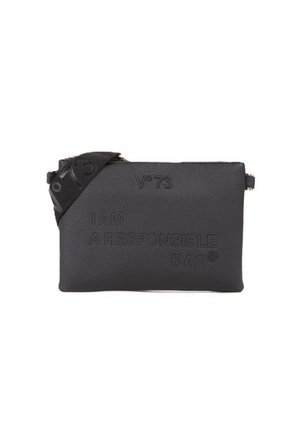 Borsa a tracolla rettangolare in pelle nera con rilievo "I AM A RESPONSIBLE BAG" e tracolla firmata con la scritta "V°73".