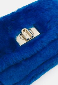 Furla SOFT MINI CROSSBODY - Skulderveske - blu jay