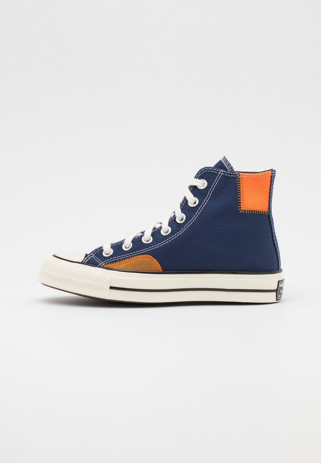 CHUCK 70 UNISEX - Sneaker high - midnight navy/dark soba/magma orange
