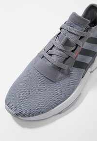 adidas Originals POD-S3.1 szary