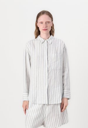 EASY SHIRT - Button-down blouse - cloudy blue/ecru