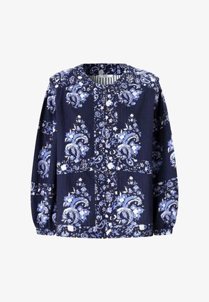 Marineblauwe blouse met lange mouwen, lichtblauwe en witte bloemige paisleyprint en een ronde halslijn.