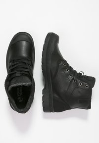 YOURTURN Botines con cordones - black