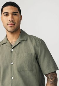 Next CUBAN COLLAR FIT - Ing - dark green
