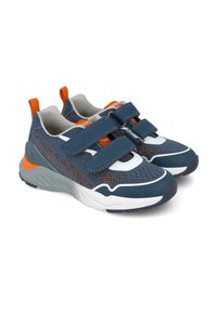 Scarpe da ginnastica blu con dettagli arancioni, dotate di cinturini in velcro, una tomaia in mesh texture e una suola spessa bianca con una base grigia.