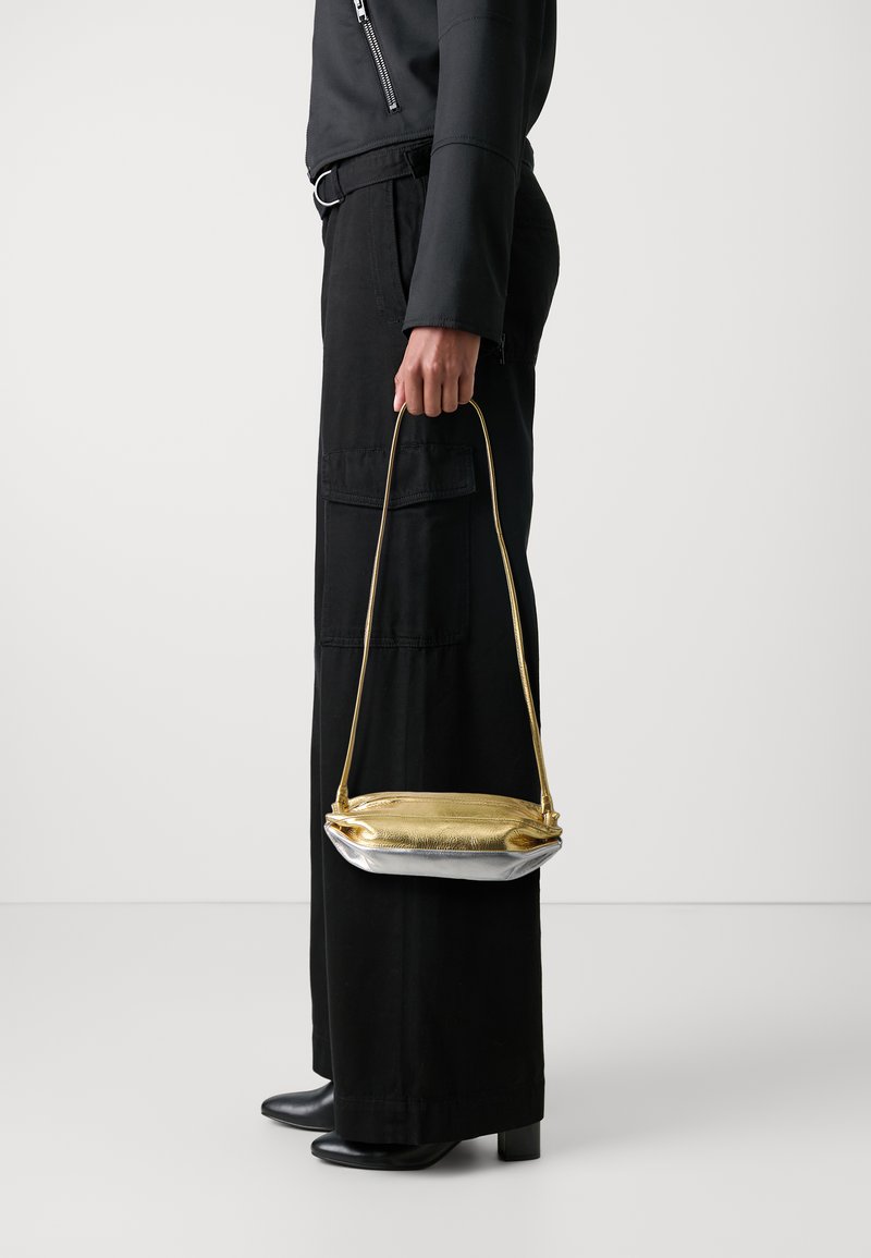 Marimekko - PIKKU KARLA MULTI - Ülerinna-kott - gold-coloured/silver, Suurenda