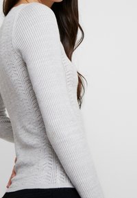 Miss Selfridge Stickad tröja - grey