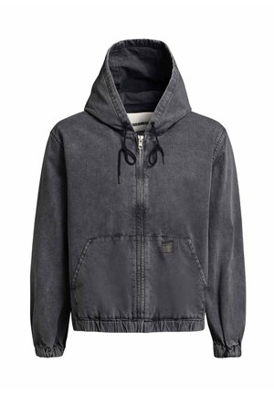 Tamsiai pilkas užsegamas džemperis su priekinėmis kišenėmis, reguliuojamu raišteliu gaubtu, elastinėmis rankogaliais ir mažu kvadrato formos pledu ant kišenės.