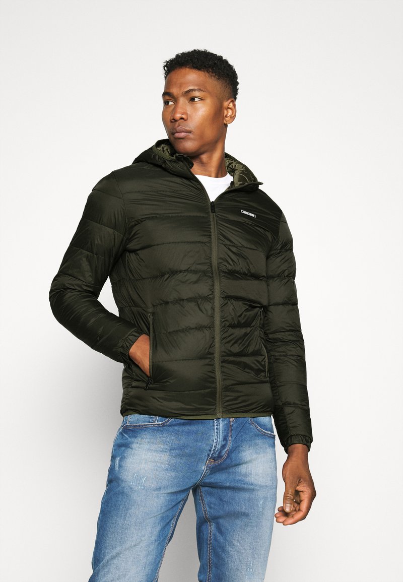 Jack & Jones JJVINCENT PUFFER HOOD Winterjacke rosin/grün Zalando.at