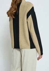 Minus Jersey de punto - black