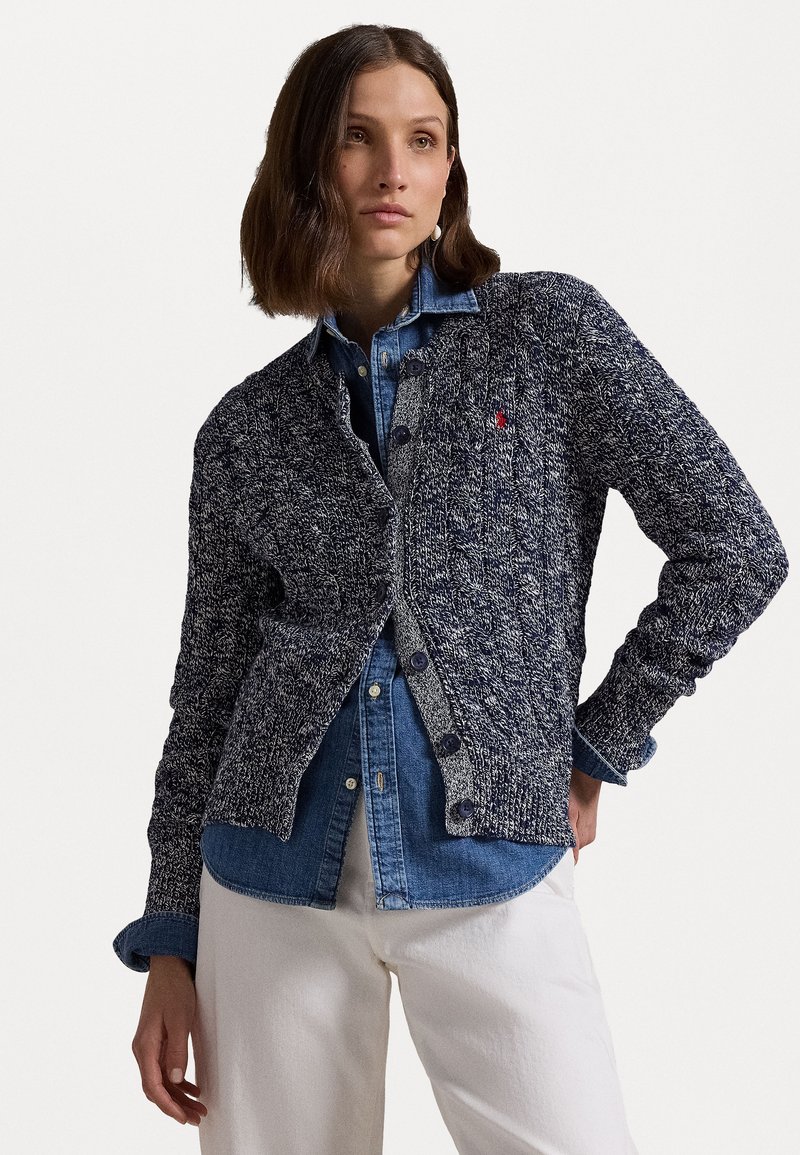 Polo Ralph Lauren CABLE-RAGG-KNIT COTTON CREWNECK CARDIGAN - Kardigan - refined navy/cream